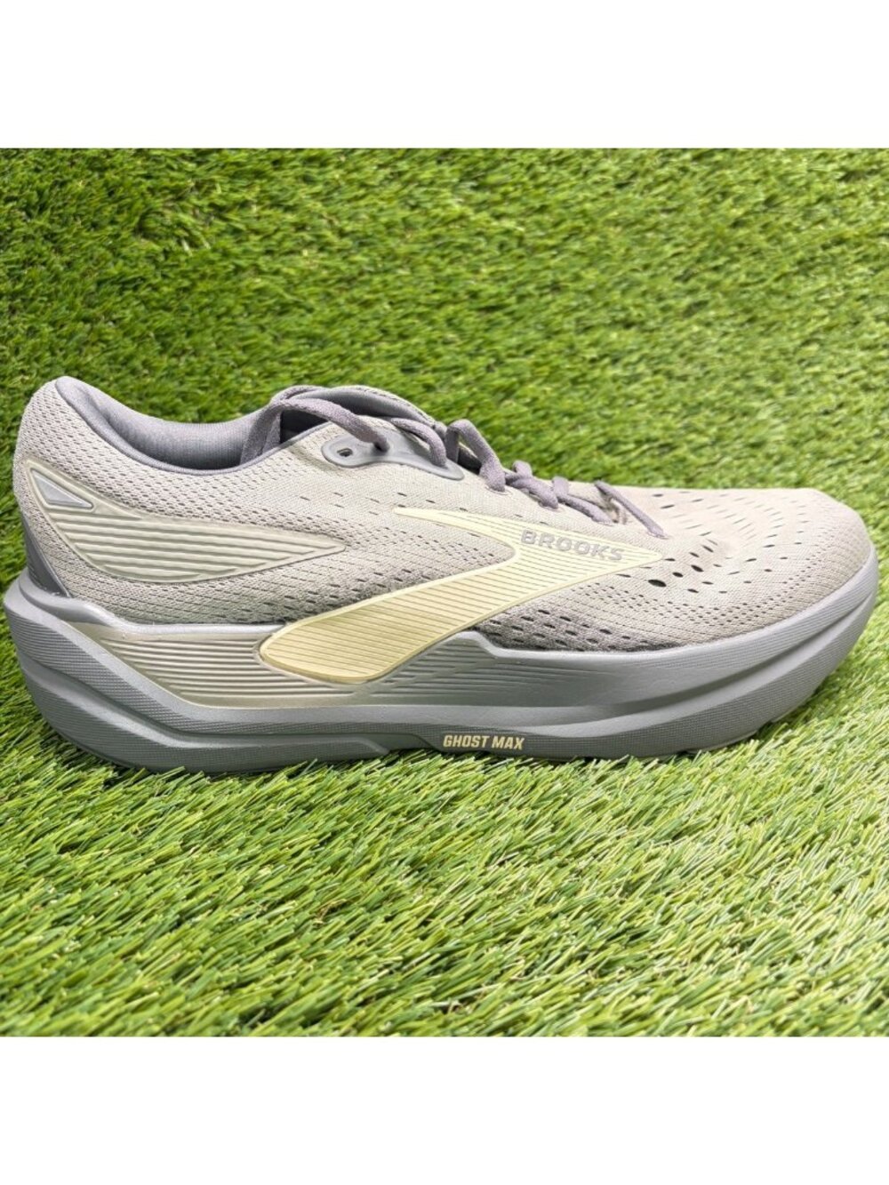 Brooks Ghost Max 3 Mens Size 12 Gray Athletic Running Walking Shoes Sneakers